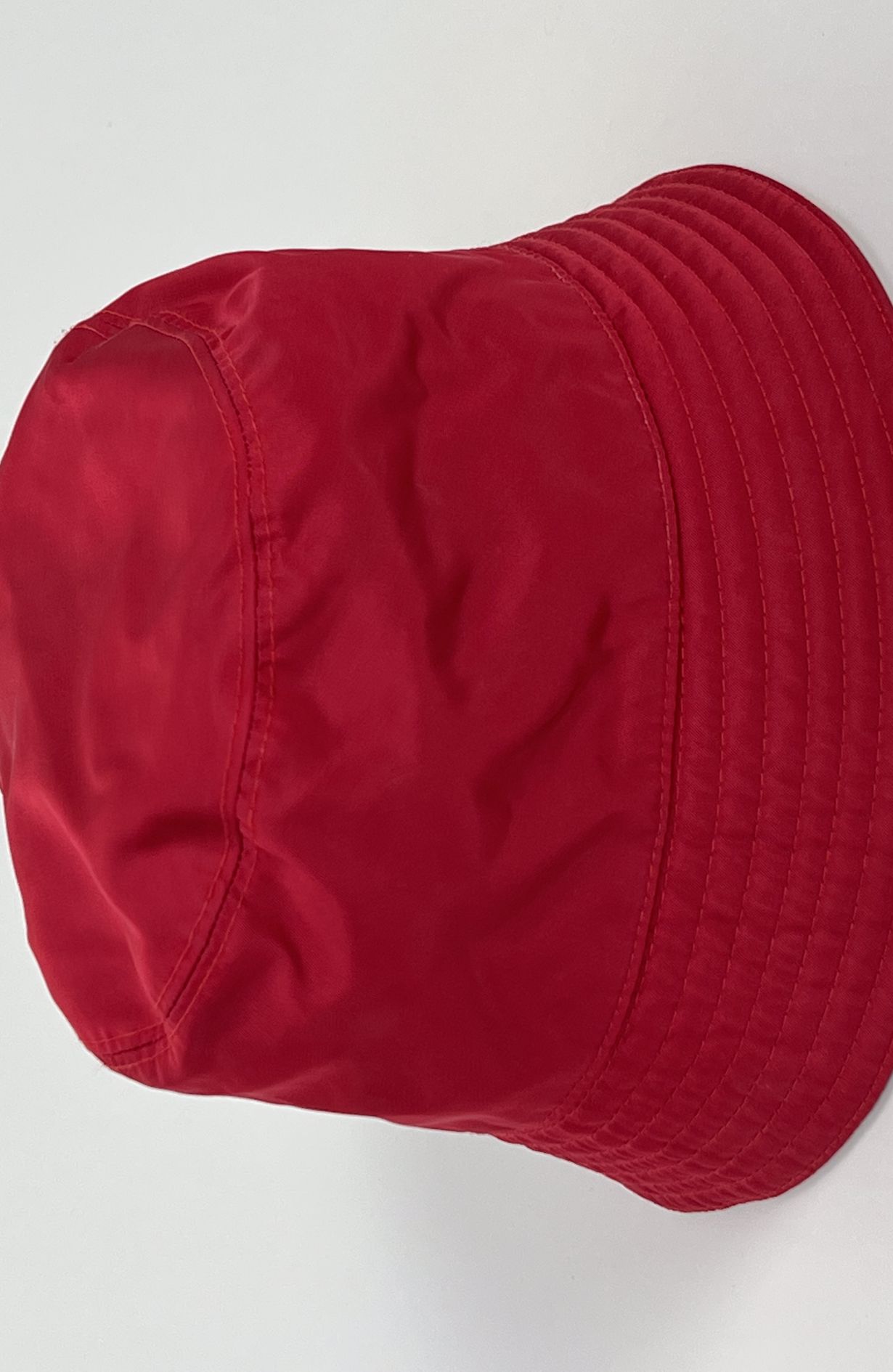 Prada hat bucket red size M