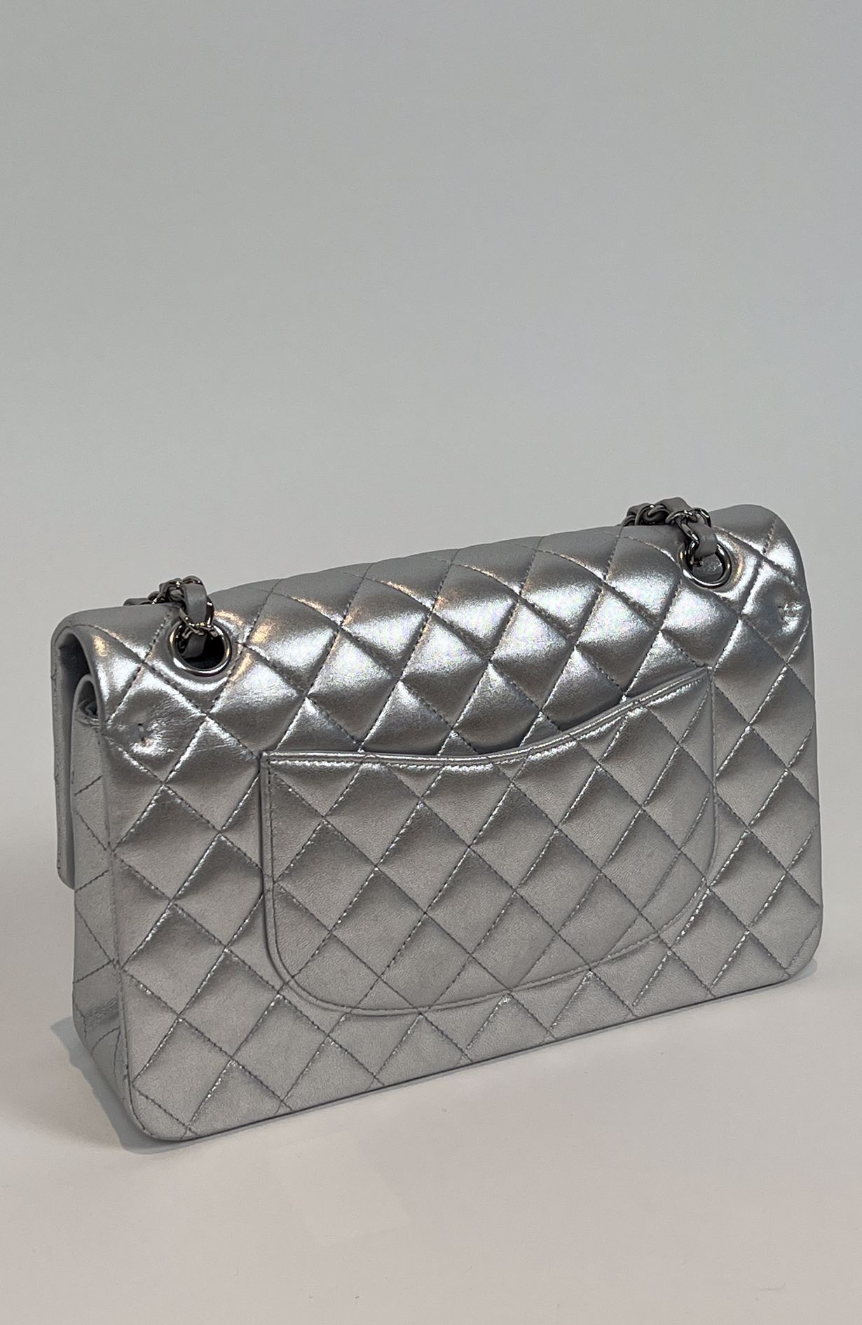 Chanel bag medium silver 