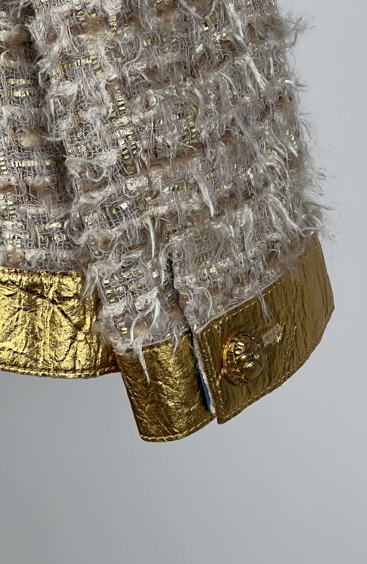 Chanel jacket boucle gold size fr38 (36)