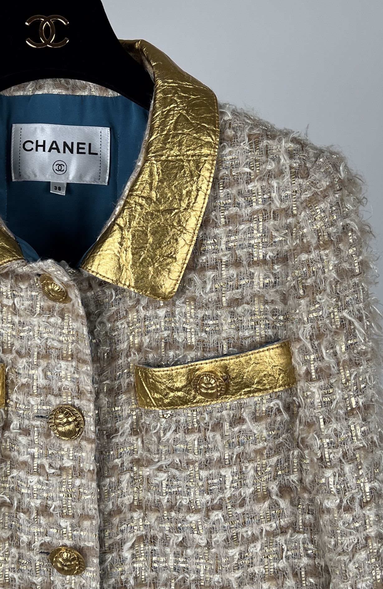 uregelmæssig justere shabby Chanel Boucle Jakke - Guld | I Blame Lulu
