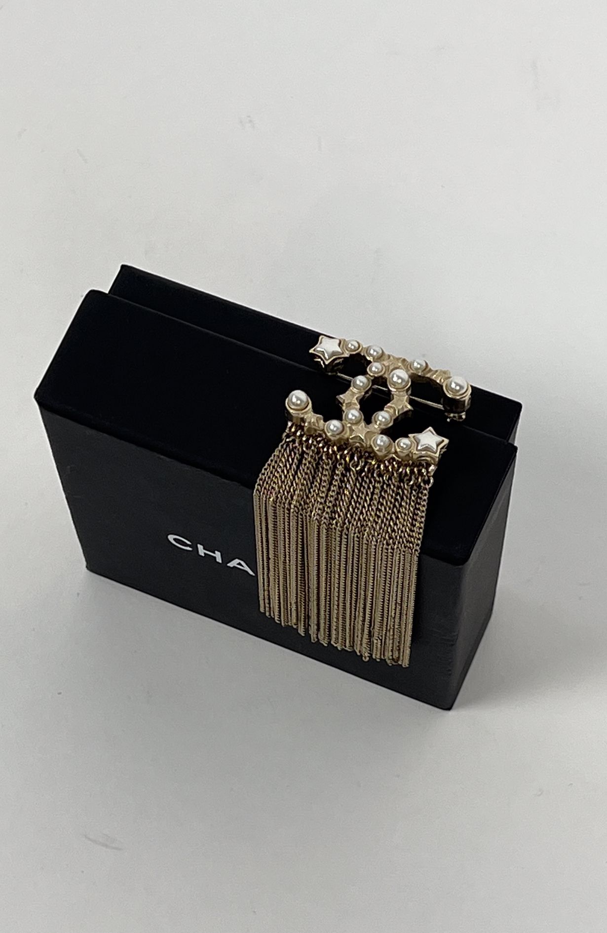 Chanel Broche + box