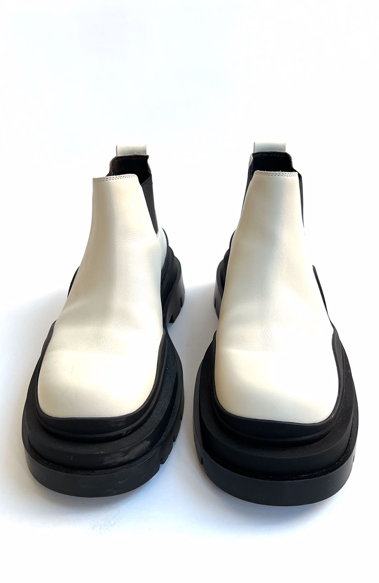 Bottega Veneta White Boots - Size 40 W. Box