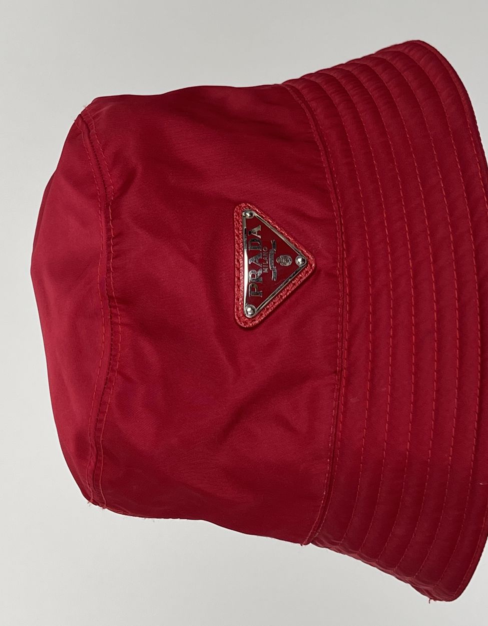 Prada hat bucket red size M