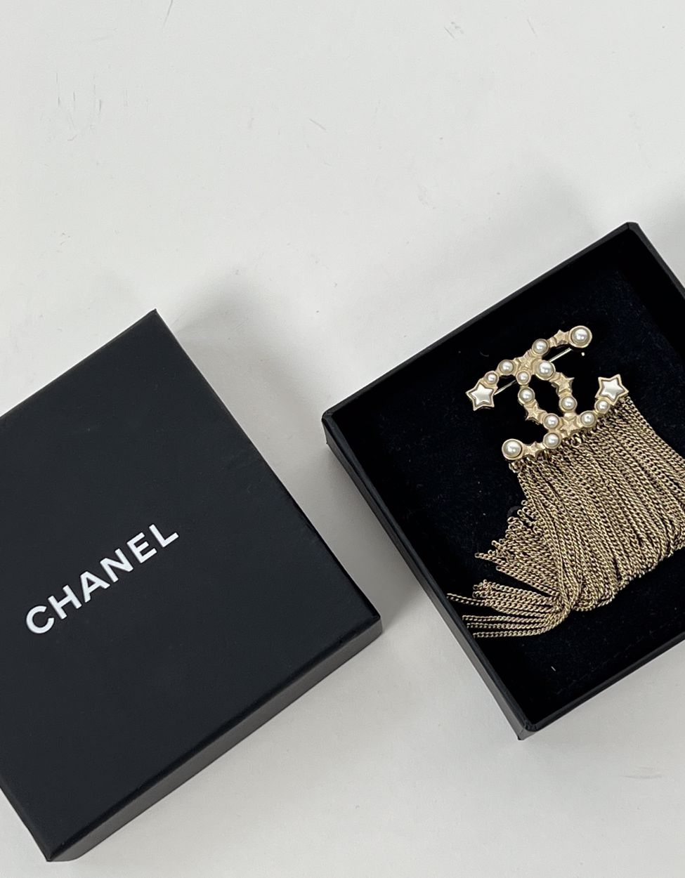 Chanel Broche + box