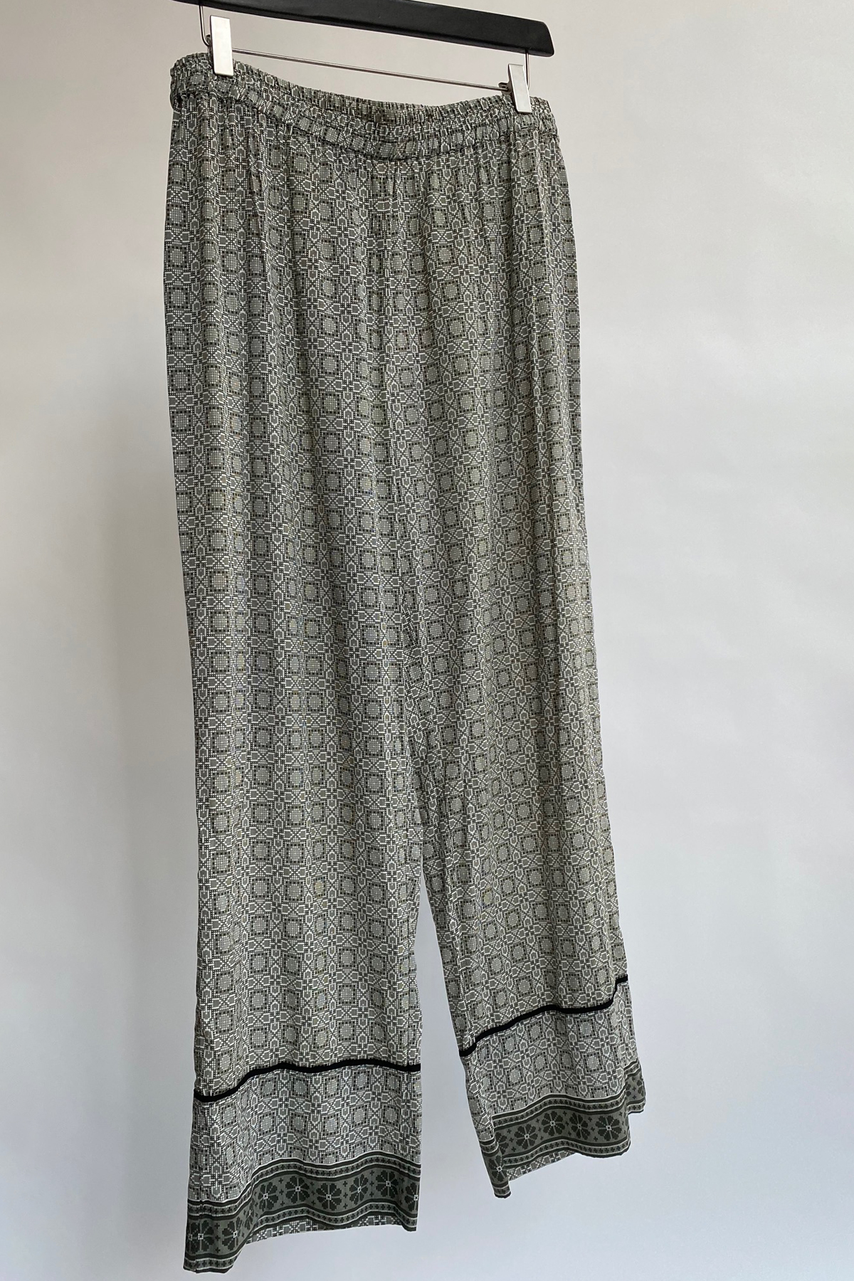 Heartmade Pants Olive / White Print Size 40